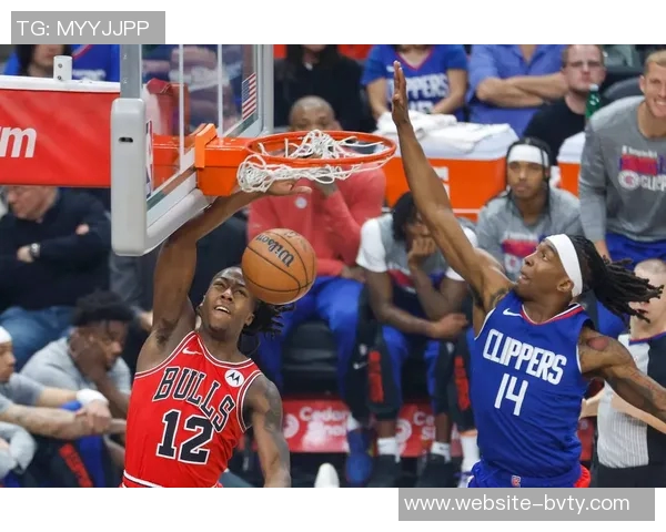 美媒报道多所大学对公牛双向球员弗劳尔斯表现表示关注并已参与常规赛