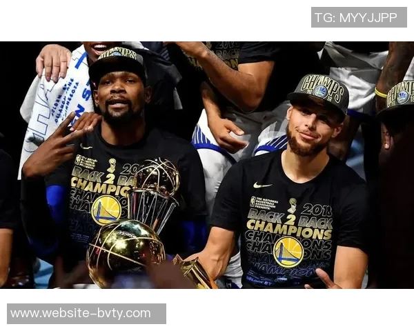 阿里纳斯质疑KD的两冠含金量同时称赞库里的四冠成就