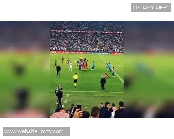 巴萨球探现场考察格林伍德四球狂欢引发关注