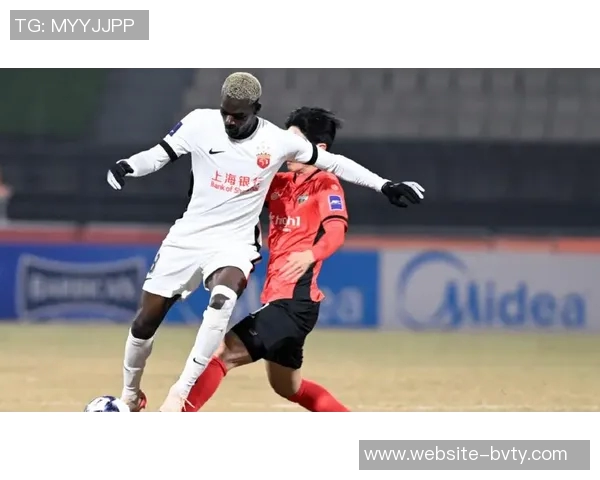 海港新援克劳德技术尚需打磨但防守能力令人称道